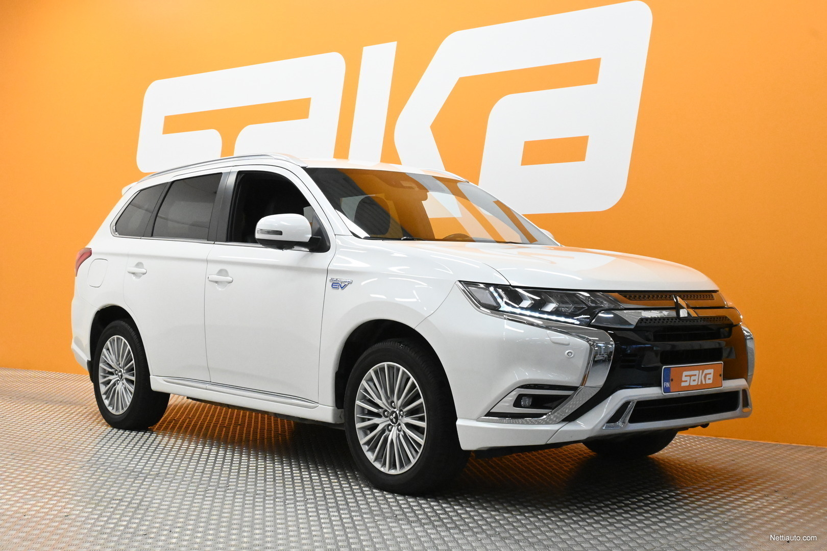 Mitsubishi Outlander PHEV Instyle Business 4WD 5P Huippuvarusteet