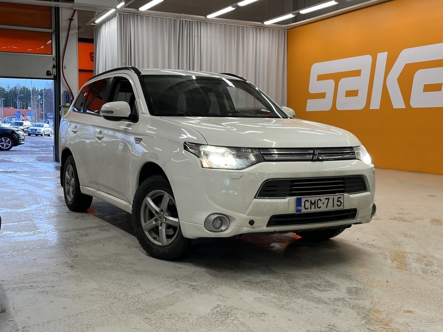 Mitsubishi Outlander Phev Instyle Navi Wd P Merkkihuollettu