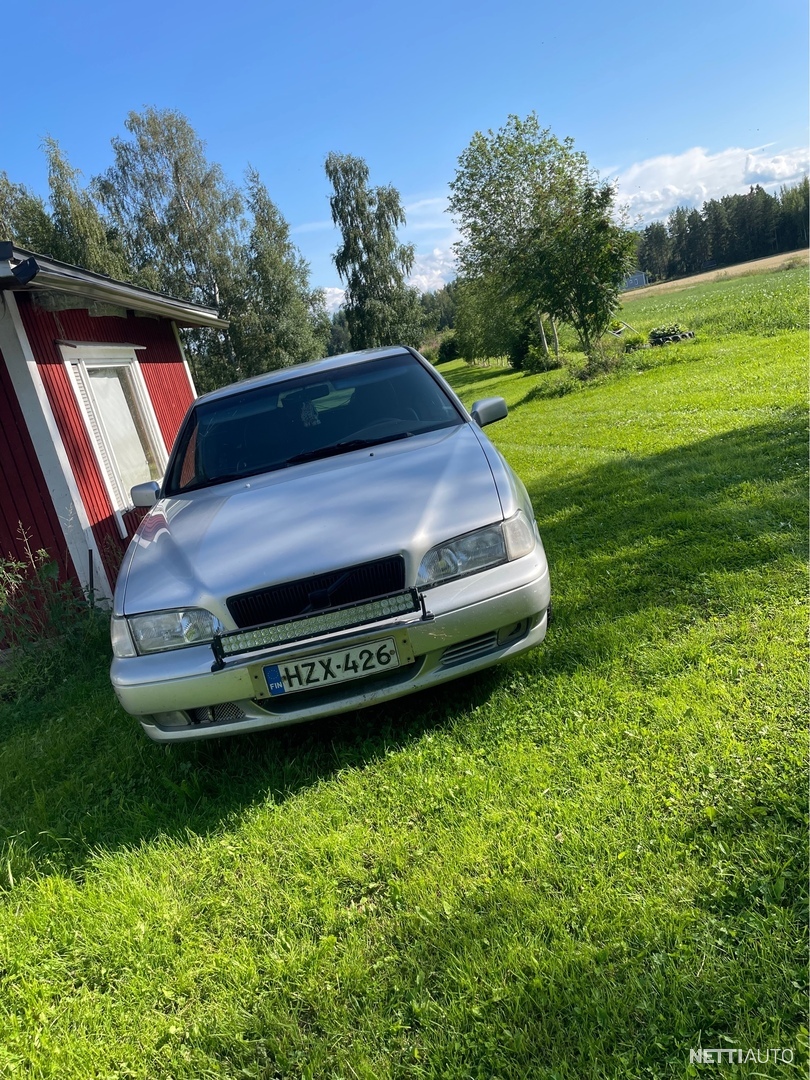 Volvo V70 2 5D Automatic Farmari 2000 Vaihtoauto Nettiauto