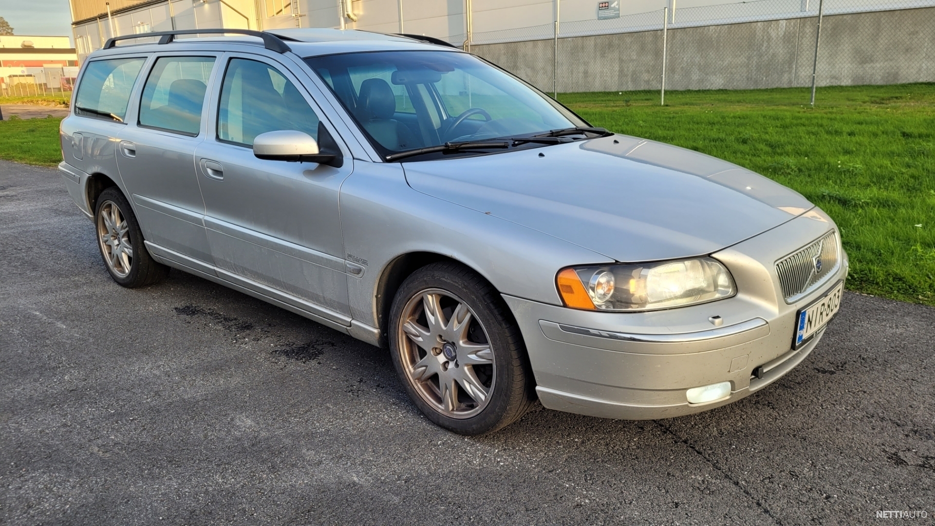 Volvo V70 D5 AWD Summum Sportswagon 5d Farmari 2006 Vaihtoauto