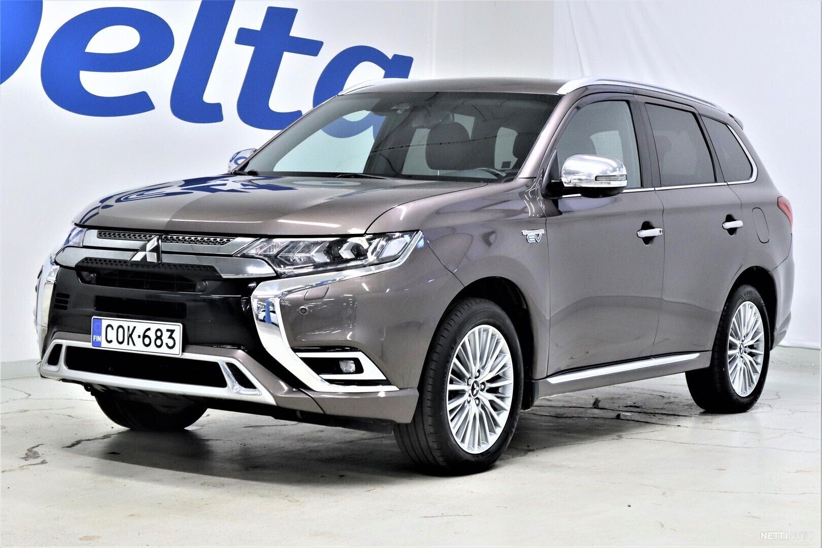 Mitsubishi Outlander PHEV Instyle 4WD 5P NAVI KAMERA IRROITETTAVA