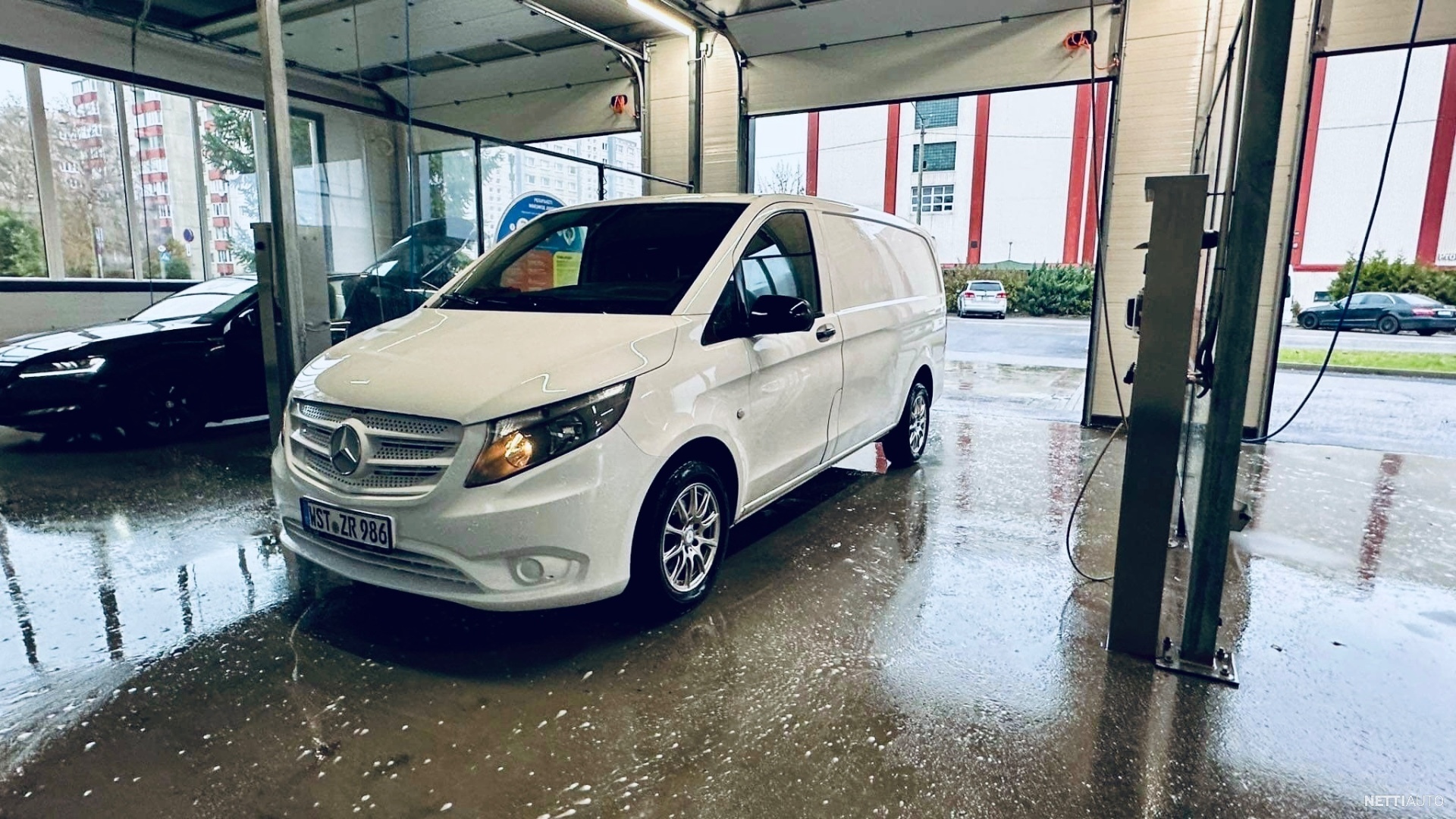 Mercedes Benz Vito 111CDI 3 05 34K pitkä A3 Erillinen kuormatila 2015