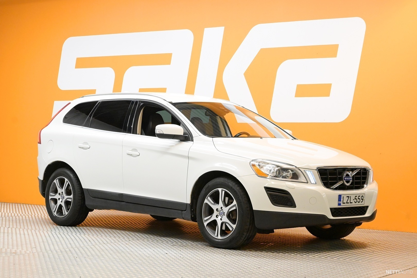 Volvo XC60 D5 AWD Summum Business Aut Webasto Koukku Vakkari