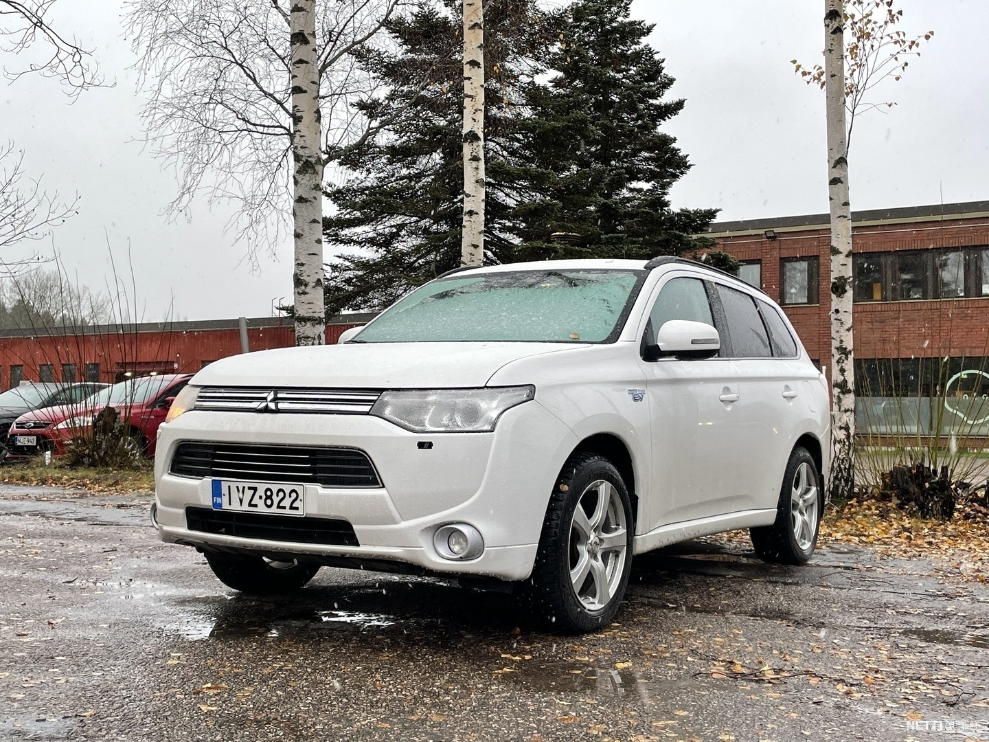 Mitsubishi Outlander Phev Instyle Navi Wd P Koukku Adapt Vakkari