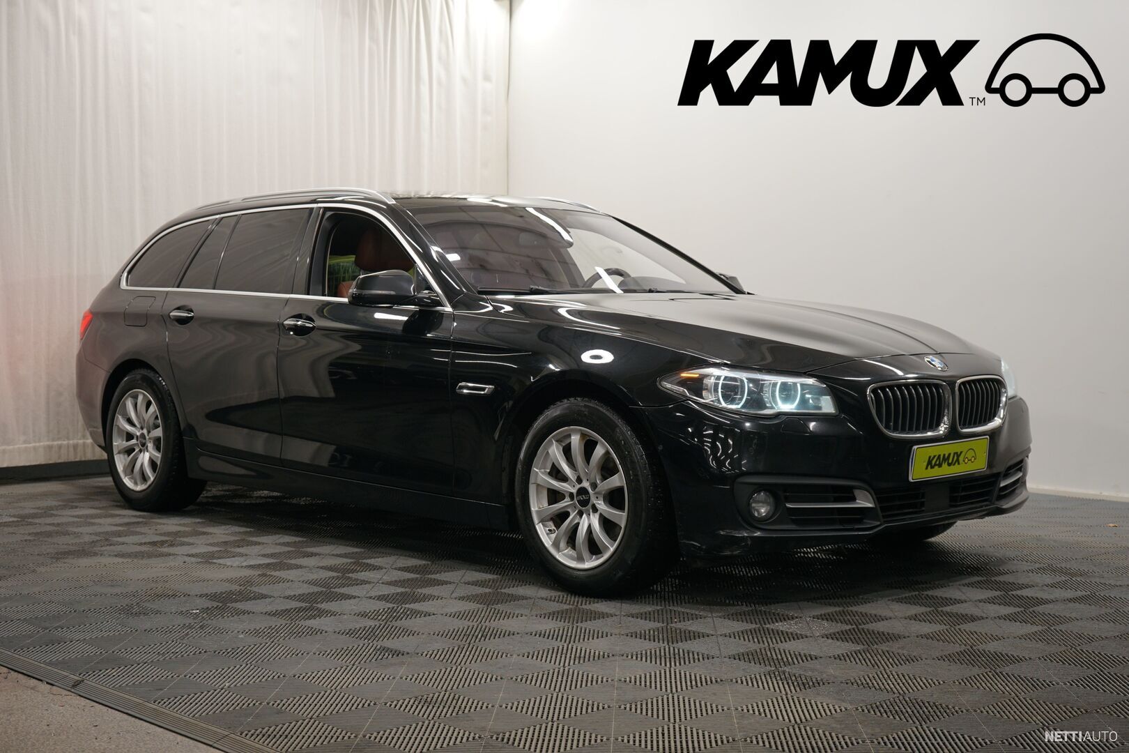 BMW 530 F11 Touring 530d A Business Panorama Sporttinahat Harman