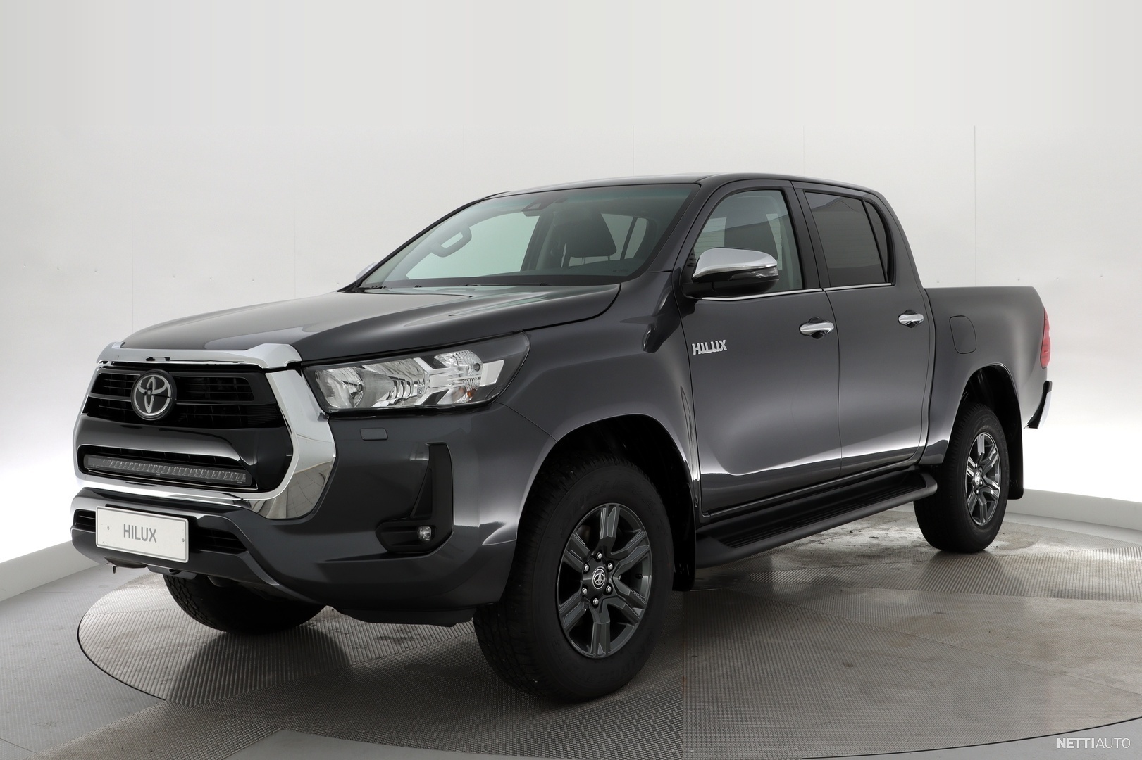 Toyota Hilux Double Cab Wd D Active Paikkainen Automaatti