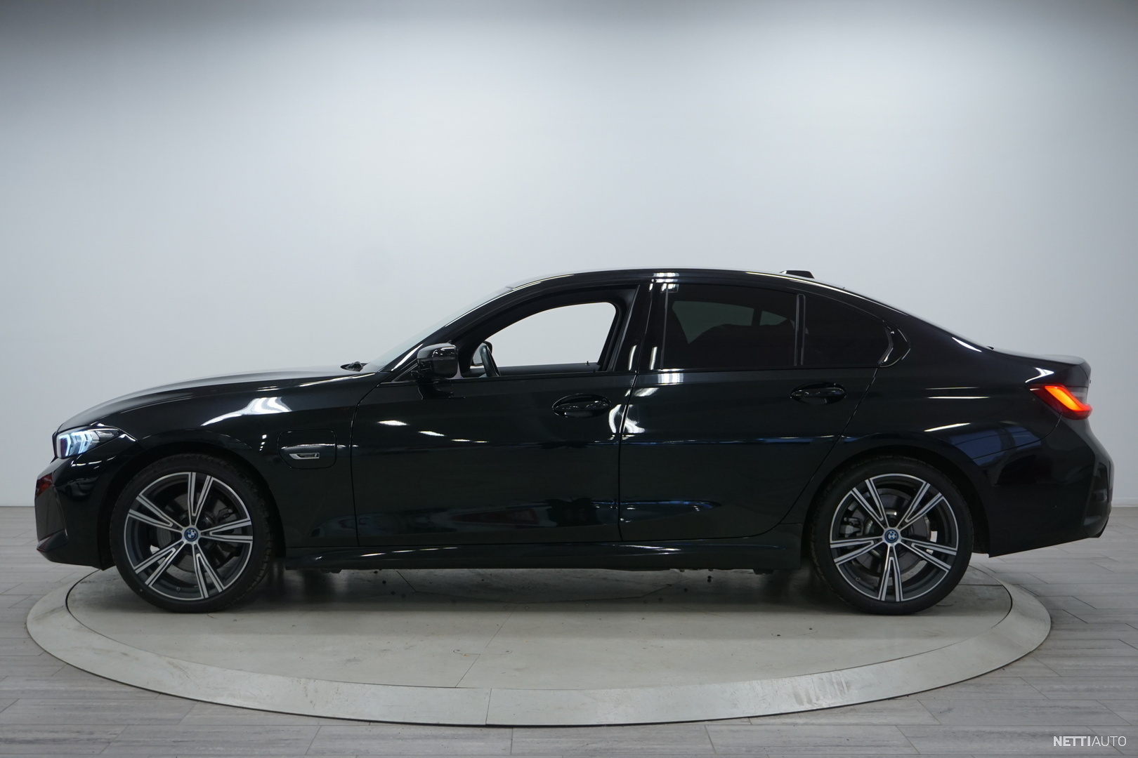 Bmw Sarja G Sedan E Xdrive A Charged Edition M Sport