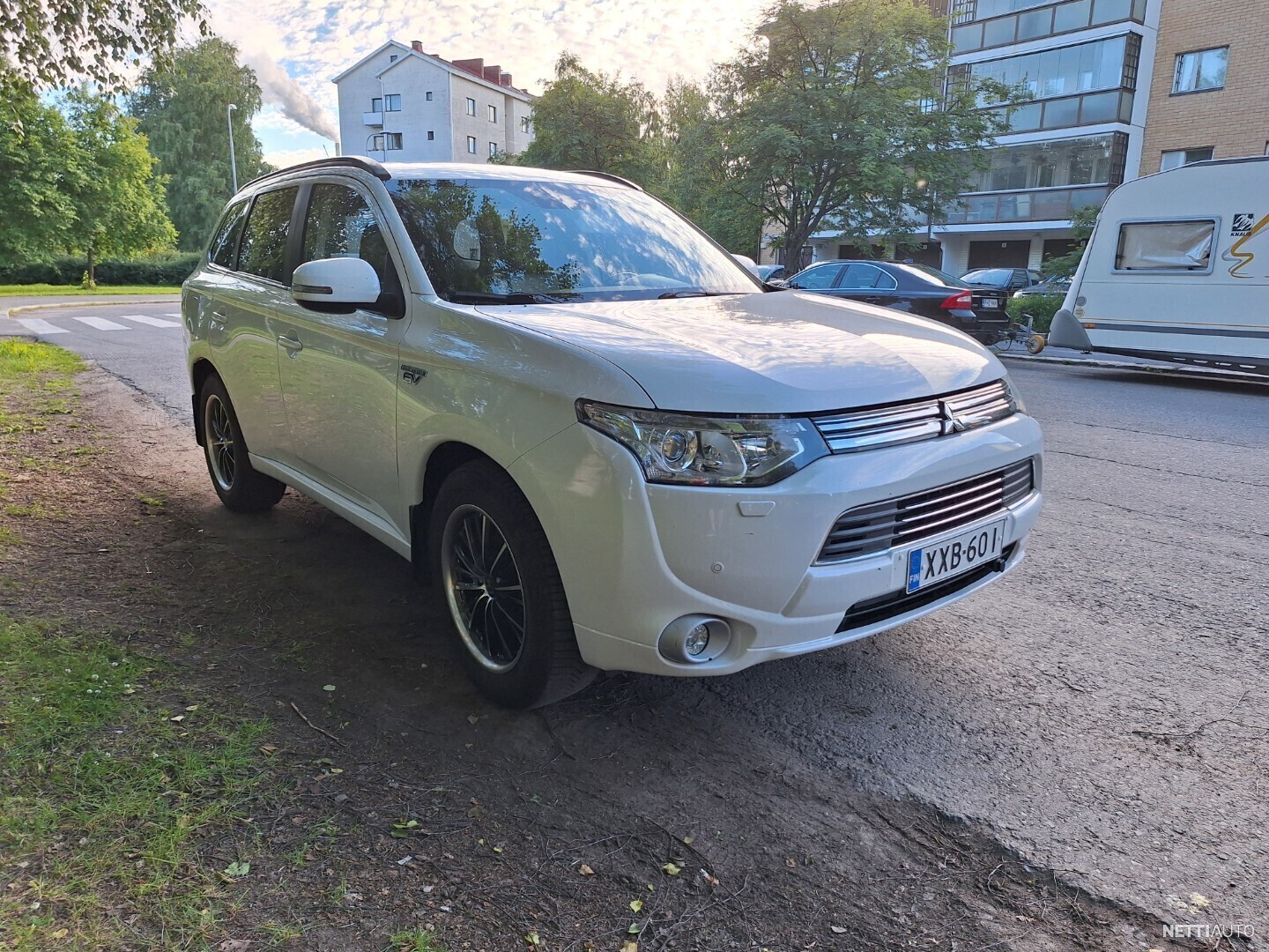 Mitsubishi Outlander Phev Maastoauto Suv Vaihtoauto Nettiauto