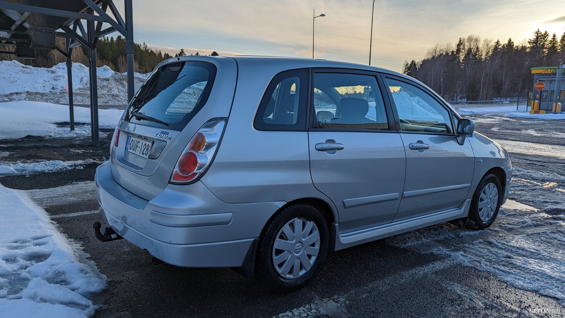Suzuki Liana