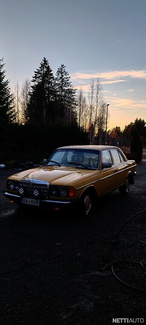 Mercedes-Benz 240