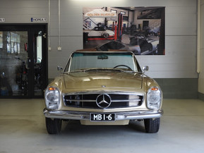Mercedes-Benz 230