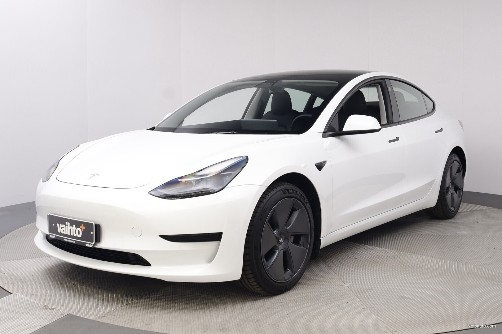 Tesla Model 3 Standard Plus RWD / Led-Ajovalot / Lasikatto / Autopilot ...