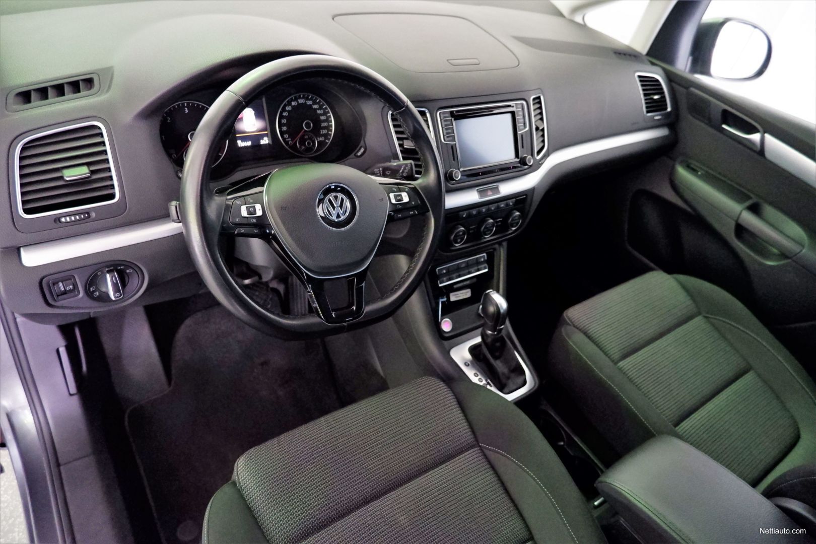 Volkswagen Sharan 2.0 TDI Comfortline DSG 7-paikkainen, DSG, Navi, Bi-Xenon, ACC, Eur06