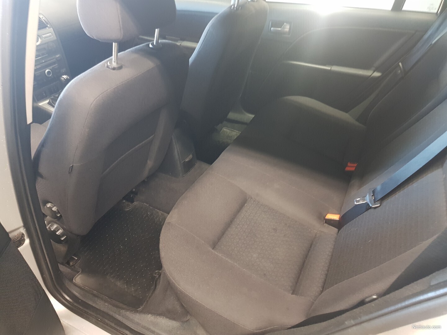 Ford mondeo outlet isofix points