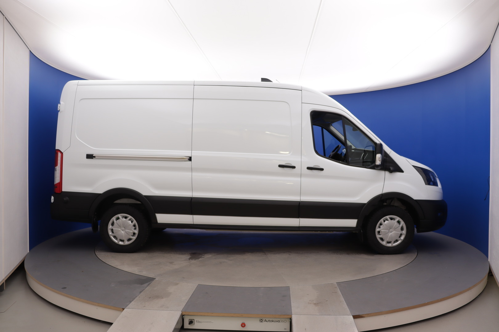 Ford Transit 2022, photo 6/14