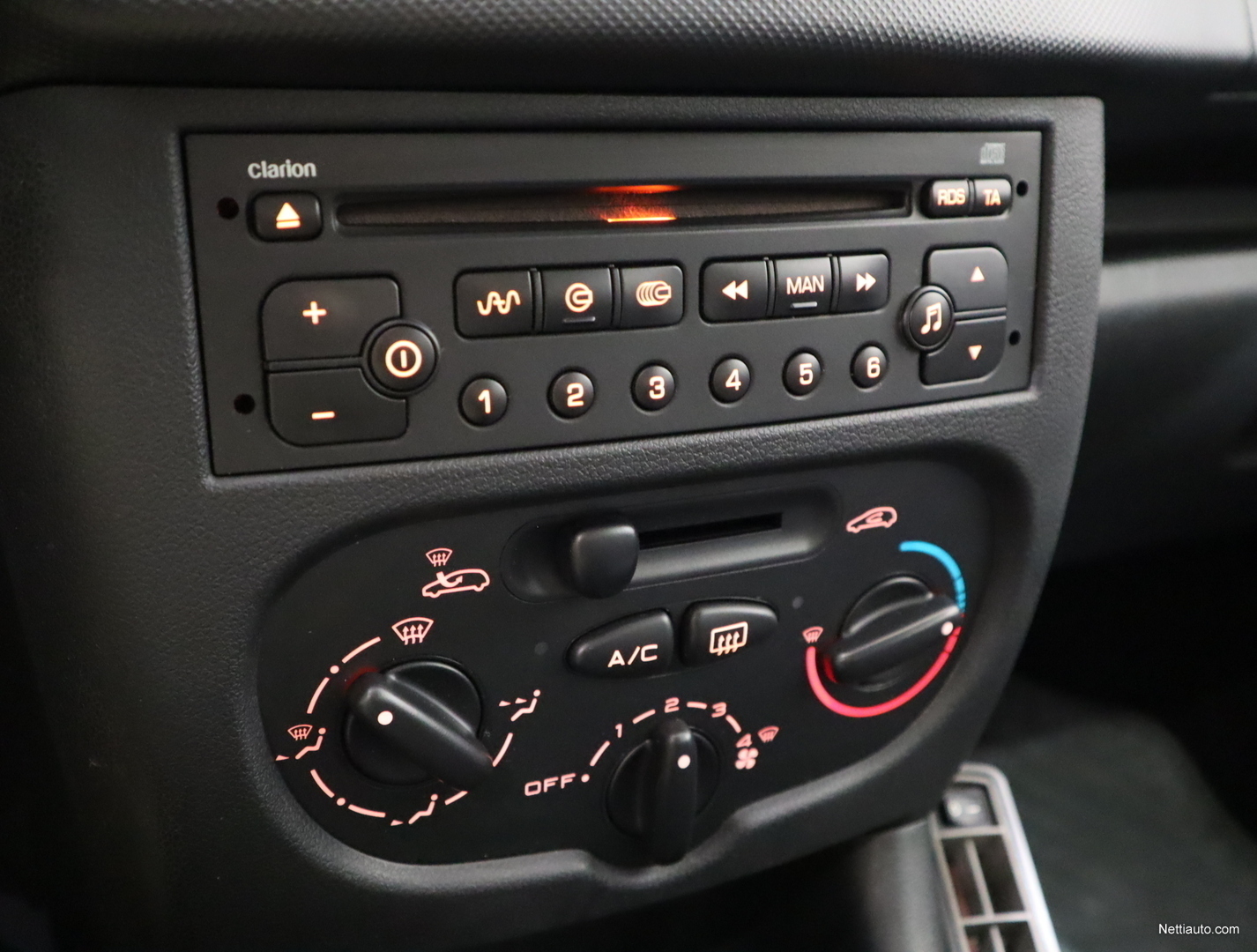 PEUGEOT 206 CLARION CD RADIO ORIGINAL EQUIPMENT (2009)