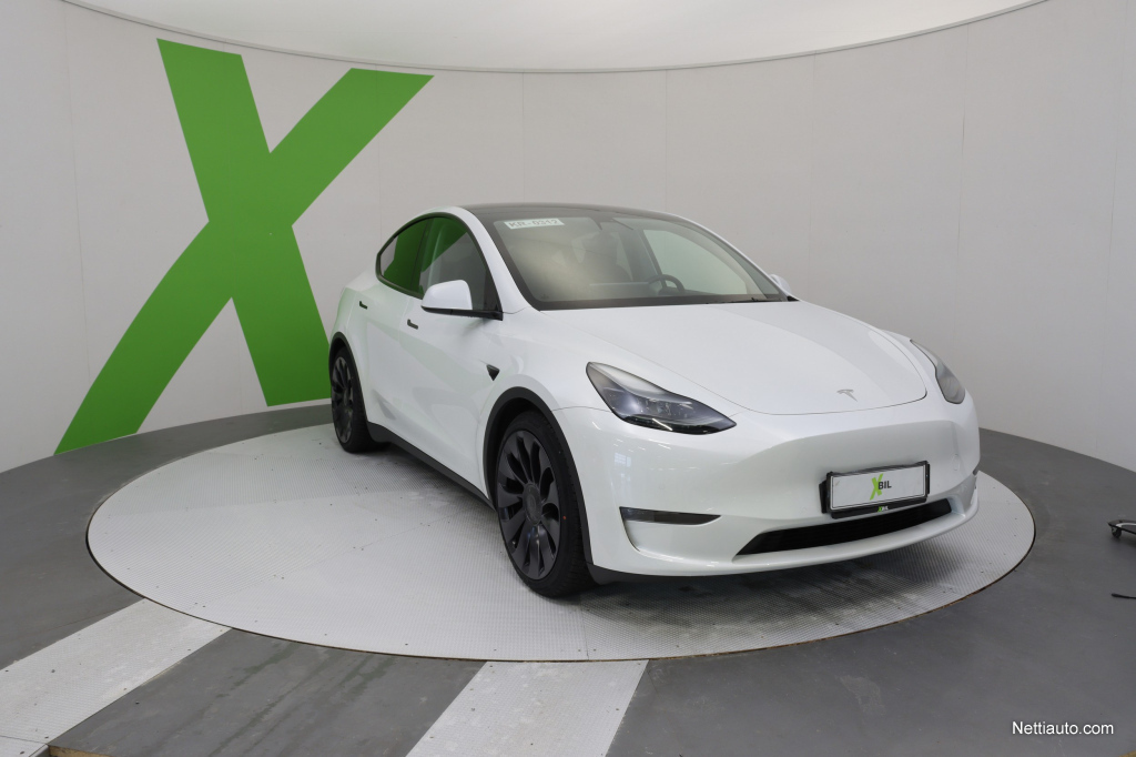 New Tesla Model Y 2021 review - pictures