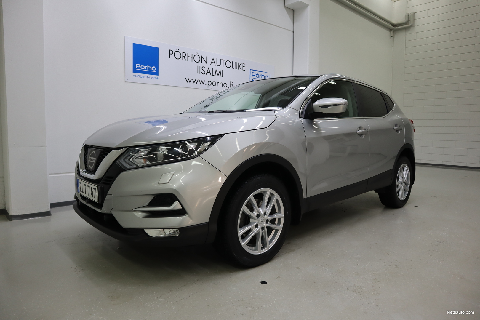 Nissan Qashqai DIG-T 115 2WD 6M/T N-Connecta PFEB Maastoauto SUV 2018 ...