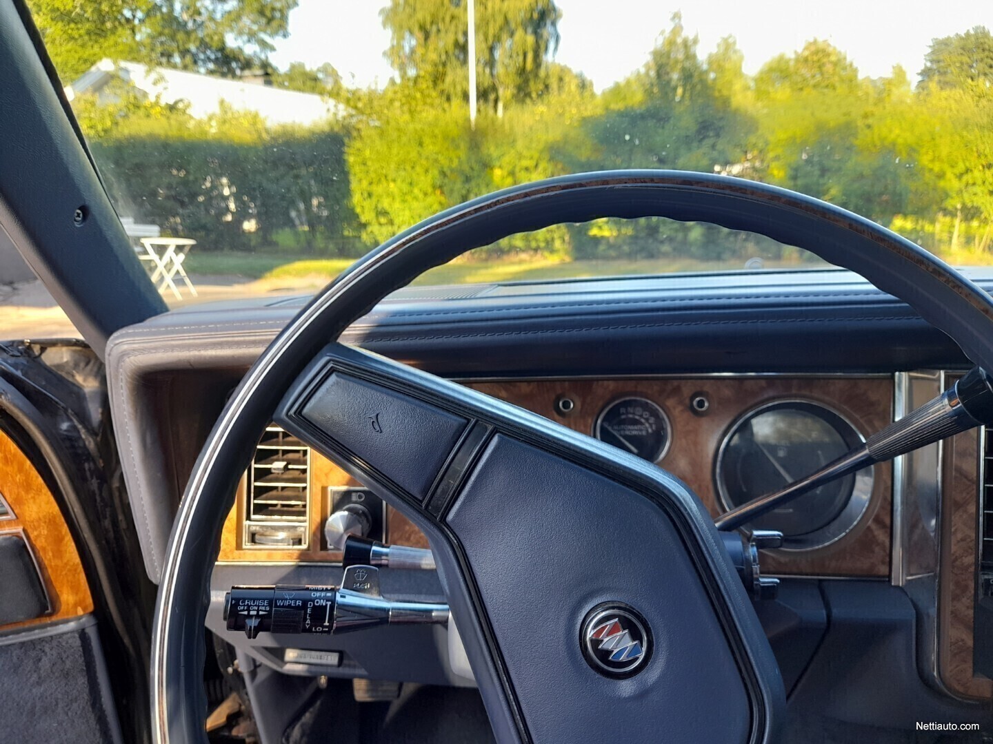 buick-electra-park-avenue-vaihto-kalliimpaan-porrasper-1983