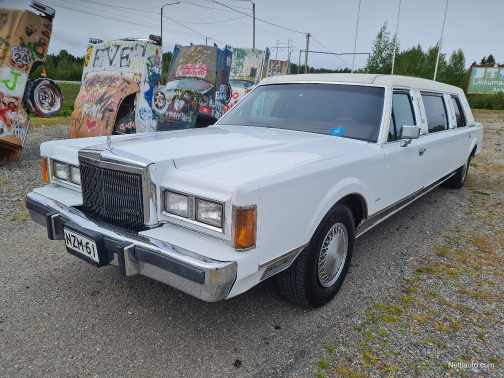 Lincoln Town Car Komia Vanhanliiton Lincoln Town Car Limousine 50 V8 Kunnon Lauluauto 7050