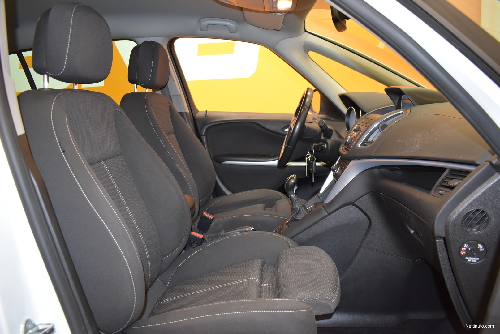 Opel Zafira Tourer Drive 1,4 Turbo ecoFLEX Start/Stop 103kW 7P ** 7-p /  Vetokoukku / Vakkari / P.tutka / Lämmitettävä ratti ** MPV 2015 - Used  vehicle - Nettiauto
