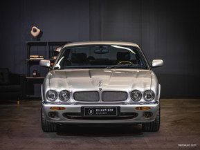 Jaguar XJR