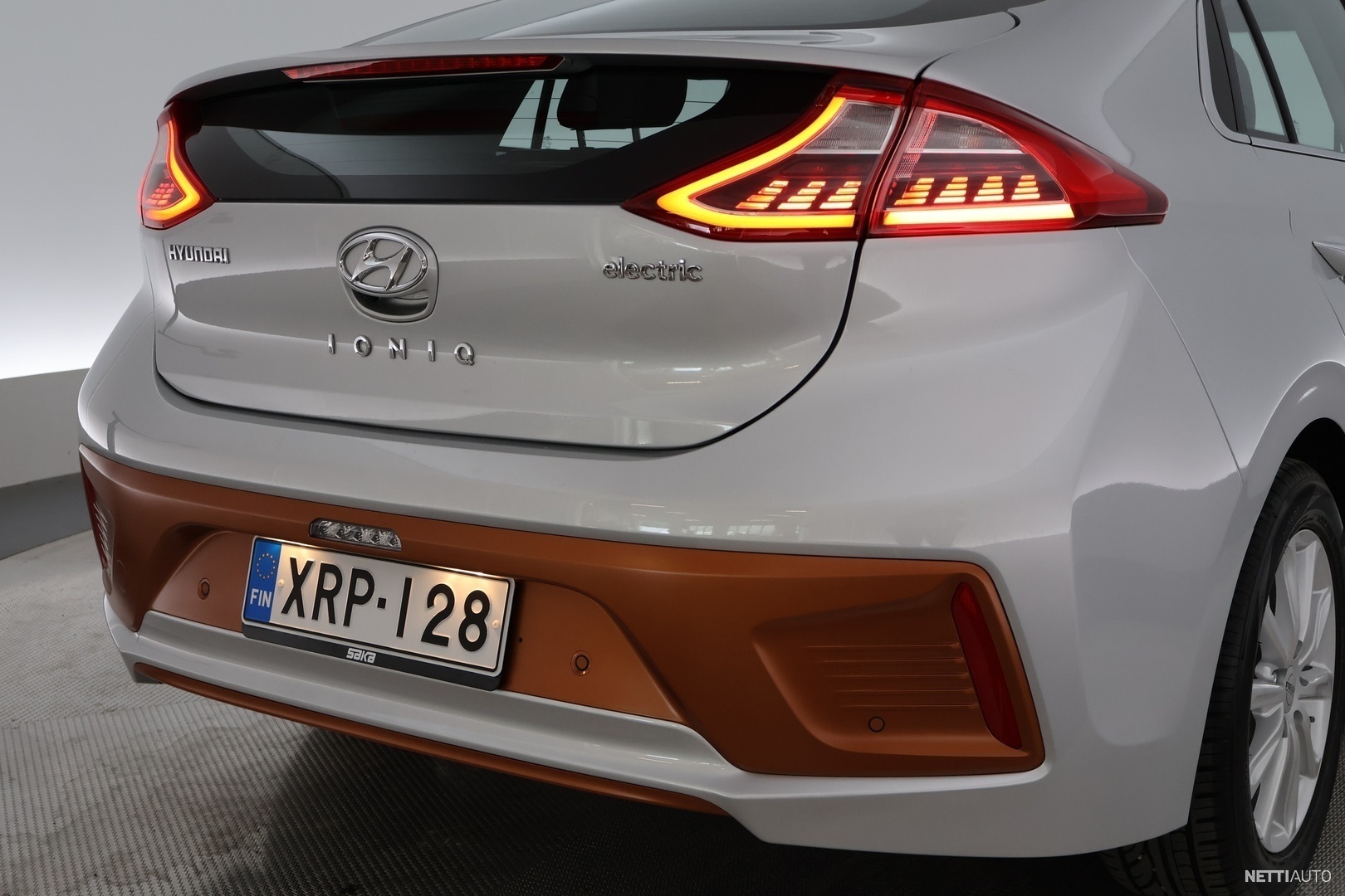 Hyundai Ioniq Electric Style Business 28 kWh ** Lämpöpumppu / ACC
