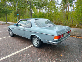 Mercedes-Benz 230