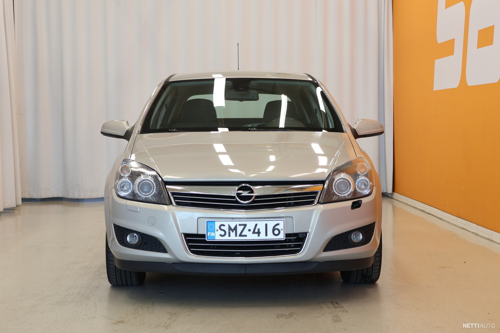 Opel Astra 5-ov Ultimate 1,6 Twinport ** Suomi-auto /Juuri