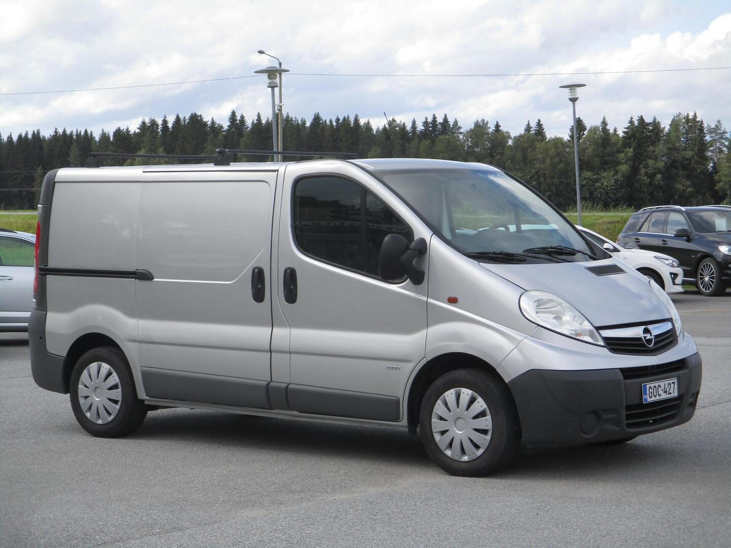 Opel Vivaro 2.0 CDTi 115hv L1H1 Van AC 2011, photo 2/10