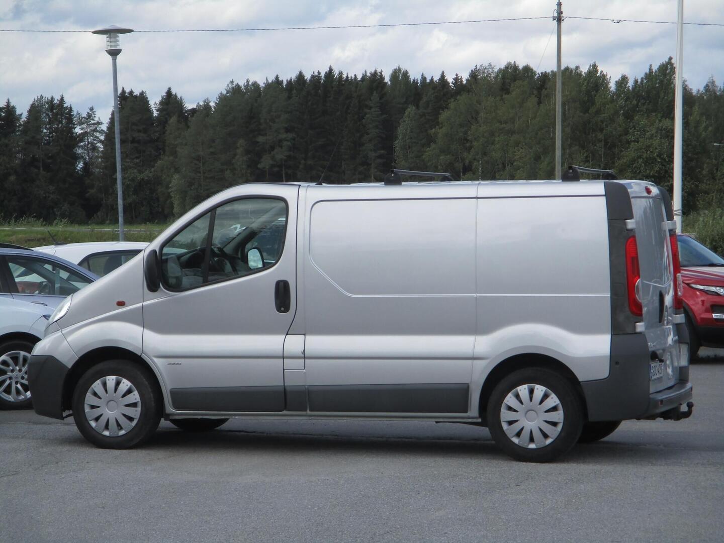 Opel Vivaro 2.0 CDTi 115hv L1H1 Van AC 2011, photo 5/10