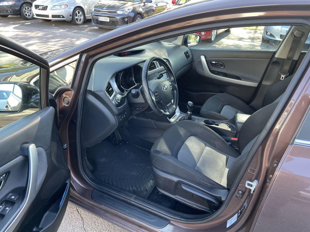 Kia Ceed 1,6 CRDi ISG EX SW EcoDynamics 2013, kuva 6/11