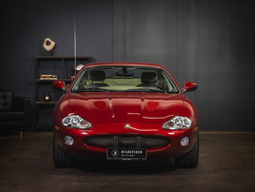 Jaguar XKR