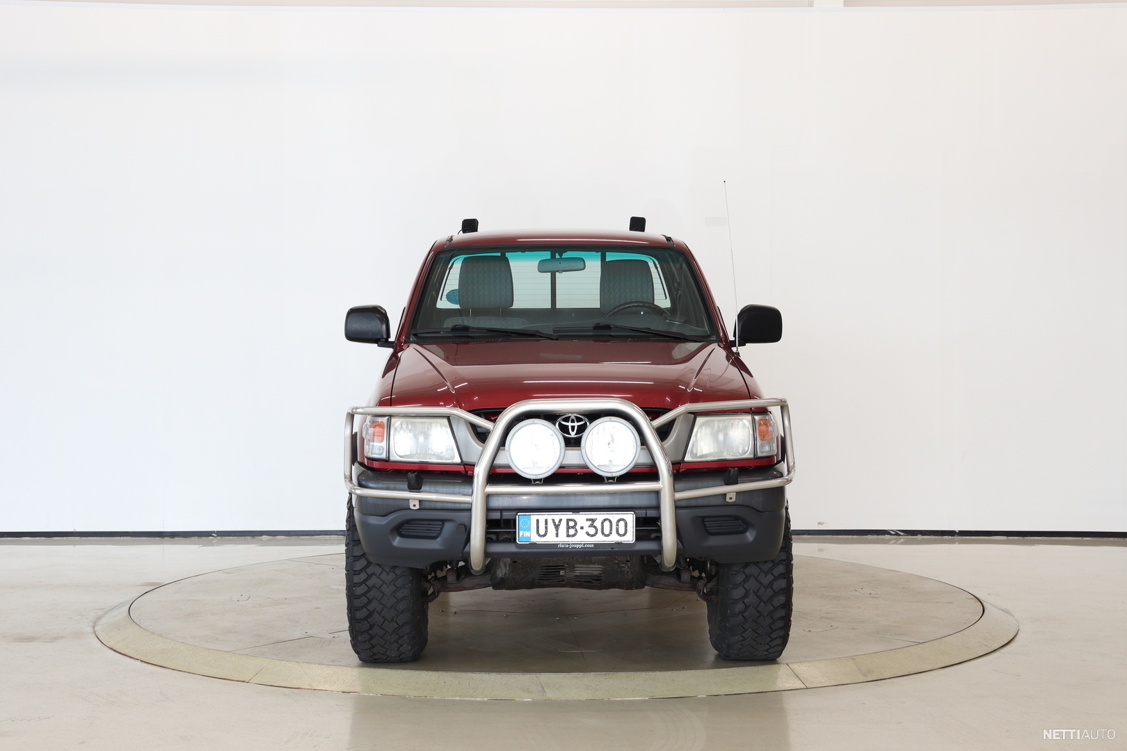 Toyota Hilux 2,5 D-4D 100 4WD - 2 renkaat, neliveto,  alennusvaihteisto(H2-H4-L4), katsastettu 17.8.23, valorauta 2002 - Used  vehicle - Nettiauto