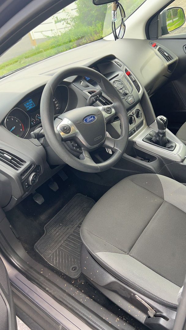 Ford Focus 1,6 125 hv M5 4-ovinen Trend 2011, photo 5/5