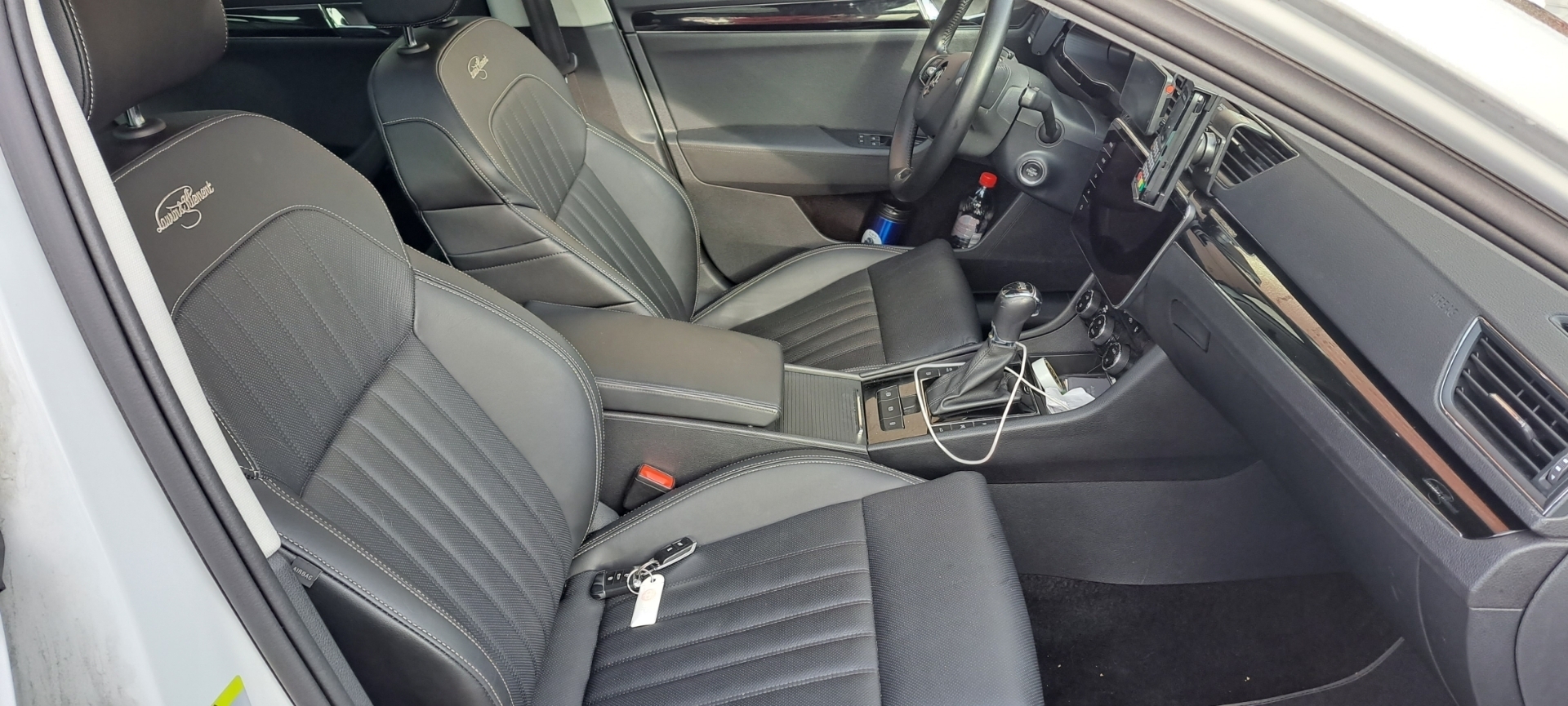 Skoda Superb 2022, photo 5/5