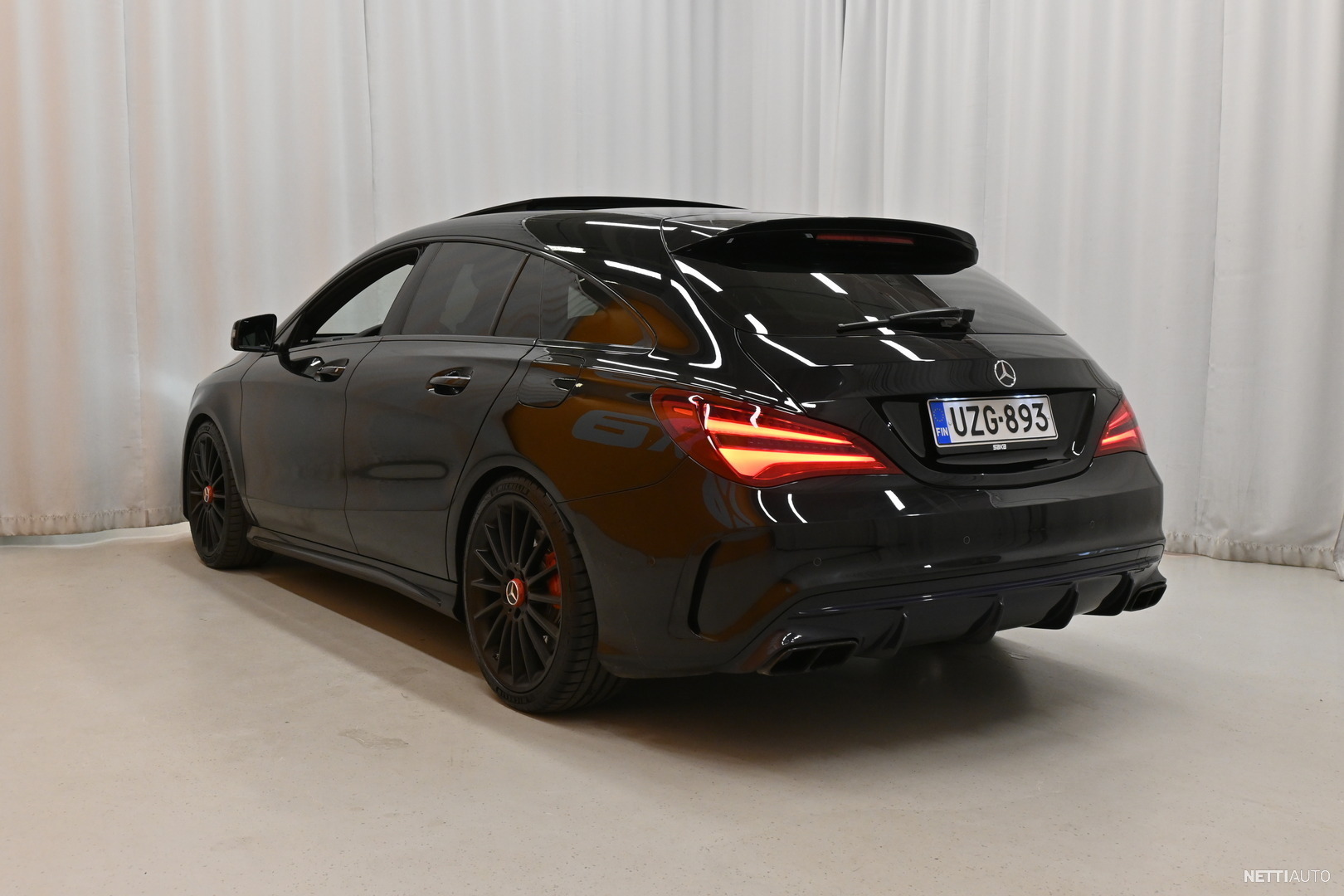 Mercedes-Benz CLA 45 AMG 4Matic A Shooting Brake ** Supervarusteet