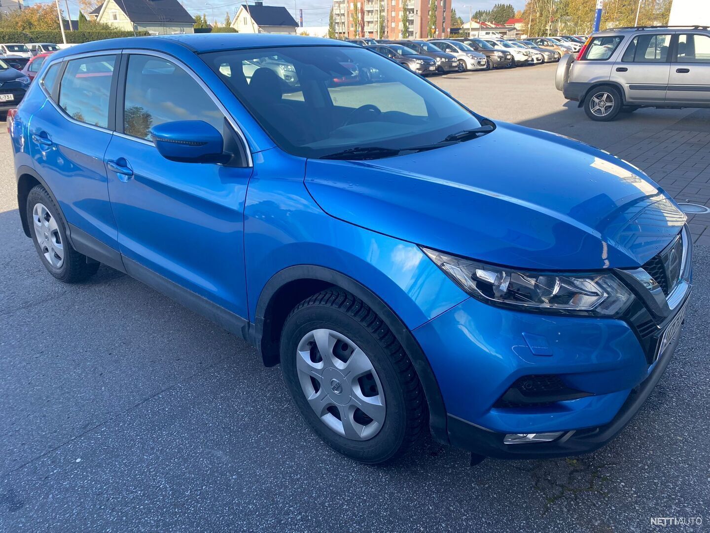 nissan-qashqai-dig-t-115-acenta-2wd-xtronic-j-autoturva-ilmainen