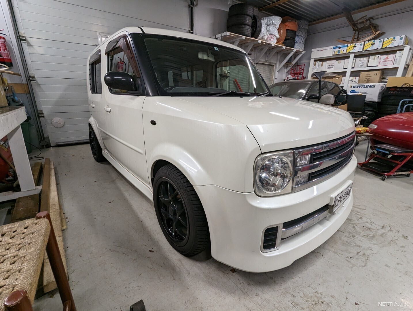 Nissan Cube Z11 Autech / BC-Racing / Uskomattoman siisti MPV 2007