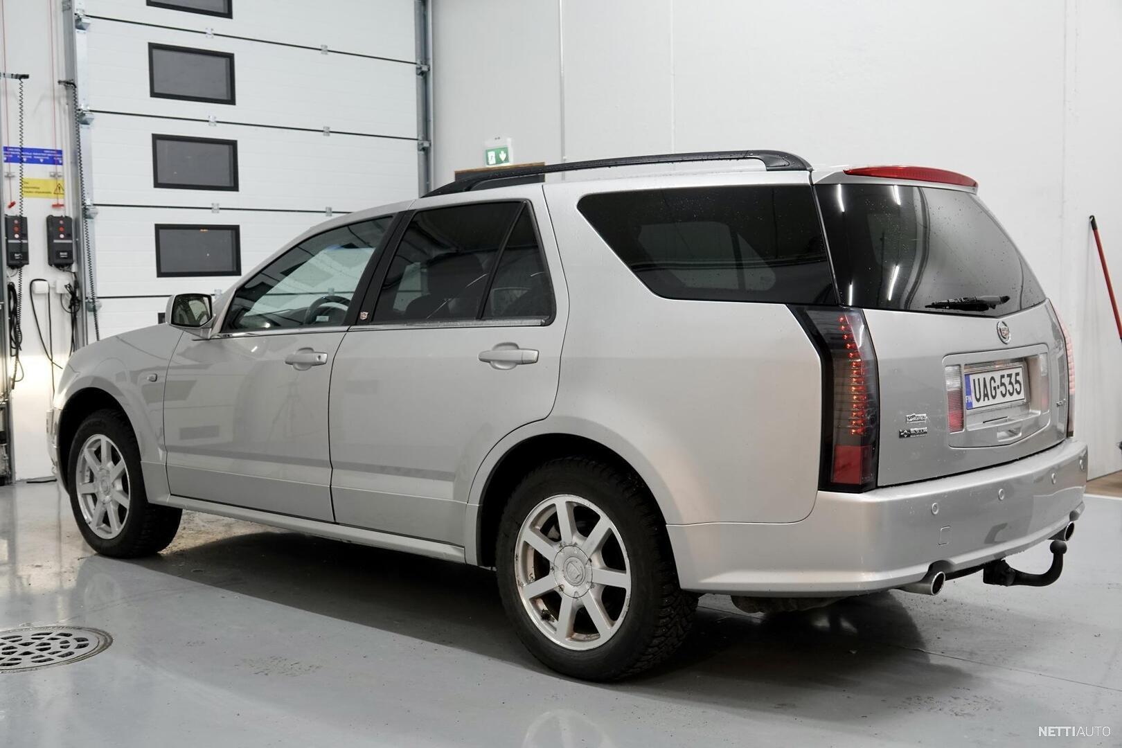 Cadillac SRX 4.6 V8 4x4 - VAIN 122TKM! / LAADUKAS JA HIENOKYYTINEN