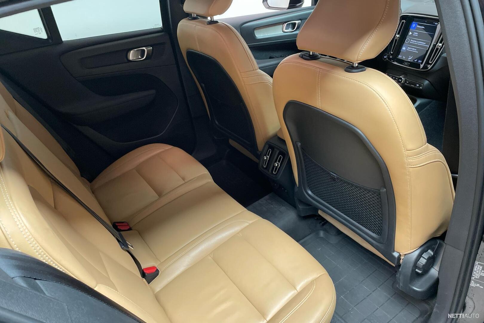 Volvo XC40 T3 Business Inscription // Thors Hammers LED / asto