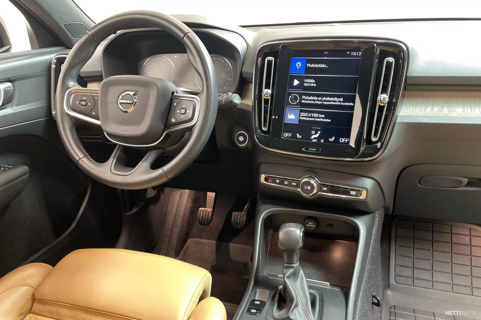 Volvo XC40 T3 Business Inscription // Thors Hammers LED / asto