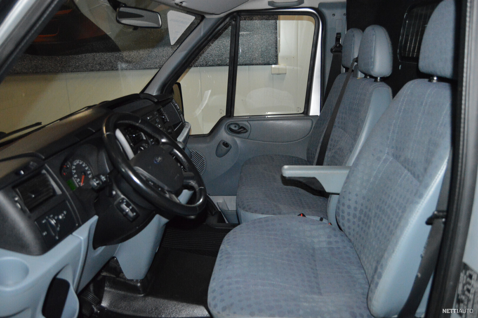 Ford Transit 2.2TDCi 140hv L2H2 - ilmastointi - Cruise - Pitkä 