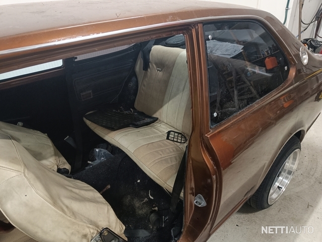 Toyota Carina Porrasperä 1974 - Vaihtoauto - Nettiauto