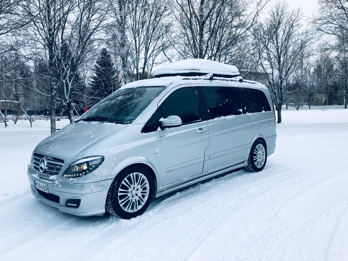 Car mercedes viano 2 2 cdi fotografías e imágenes de alta