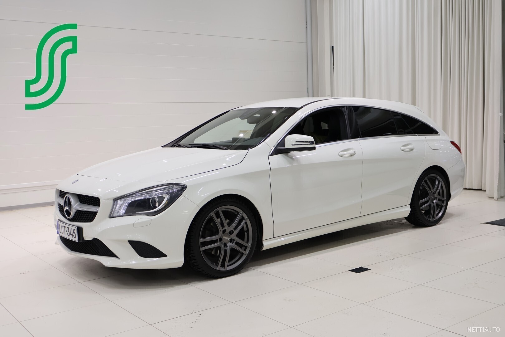 MercedesBenz CLA 200 A Shooting Brake asto / Vetokoukku / Navi
