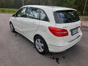 Mercedes-Benz B 200