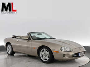 Jaguar XK8