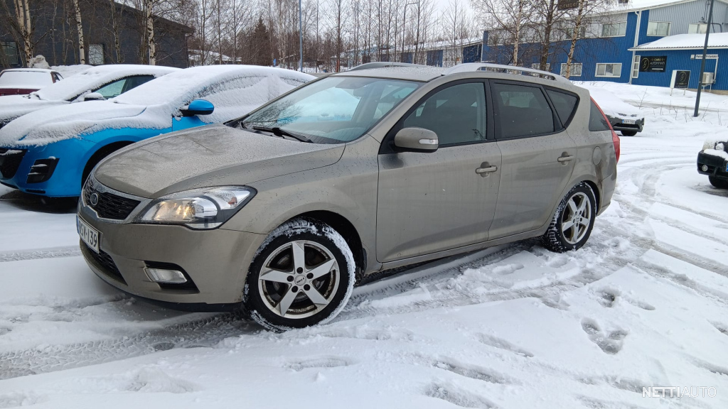 Kia Ceed CEED Monikäyttöajoneuvo (AF) 4ov 1582cm3 Farmari 2011 ...