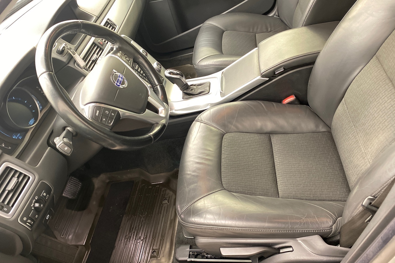 Volvo V70 D4 AWD Momentum aut 2014, bild 6/10